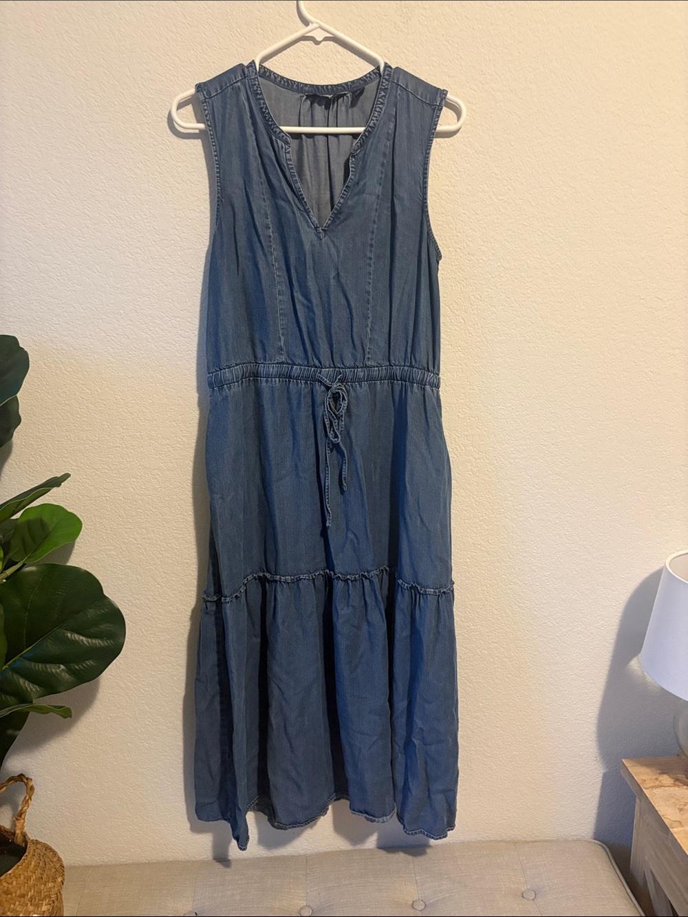 Lands' End Sleeveless Chambray tiered skirt drawstring waist Midi Dress in Blue